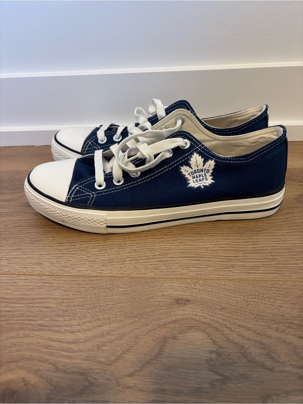 Men’s Toronto Maple Leafs Canvas Sneakers – Size 45/11-11.5